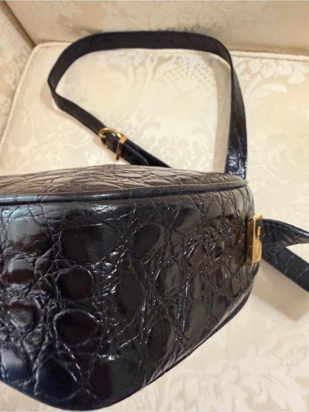 Salvatore Ferragamo Black Croc-Embossed Leather Crossbody Bag - Picture 13 of 16